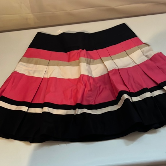 2000s Pleated Skirt, size 8. - Picture 1 of 4